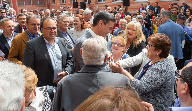 Visita de Pedro Sánchez a Leganés junto al alcalde Santiago Llorente